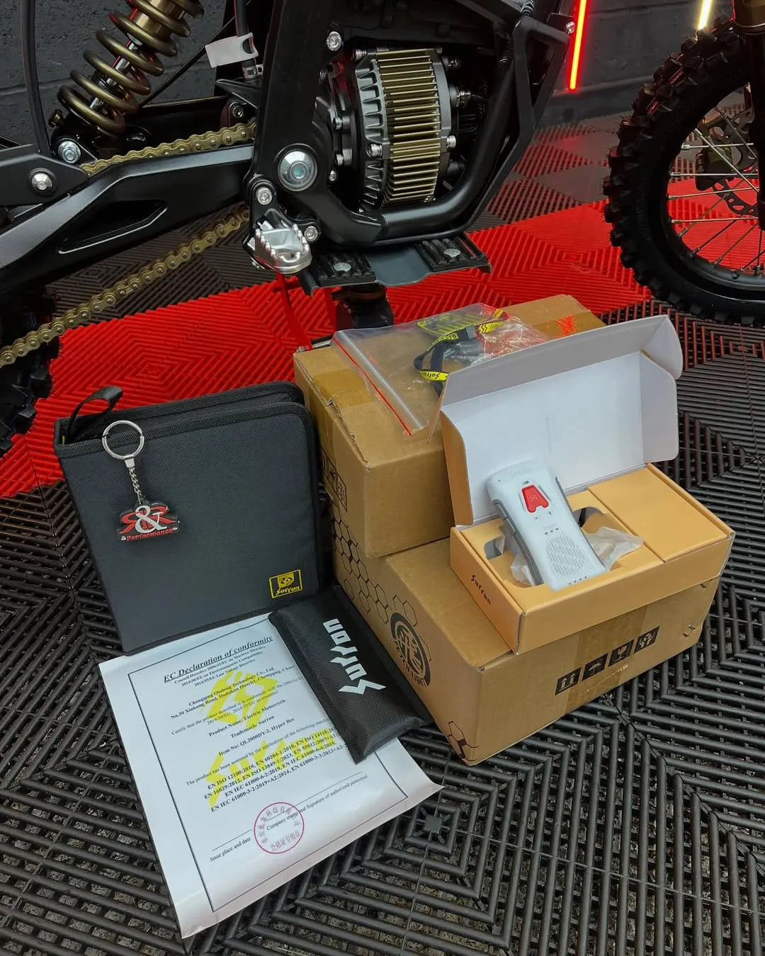 Surron Hyper Bee 2025