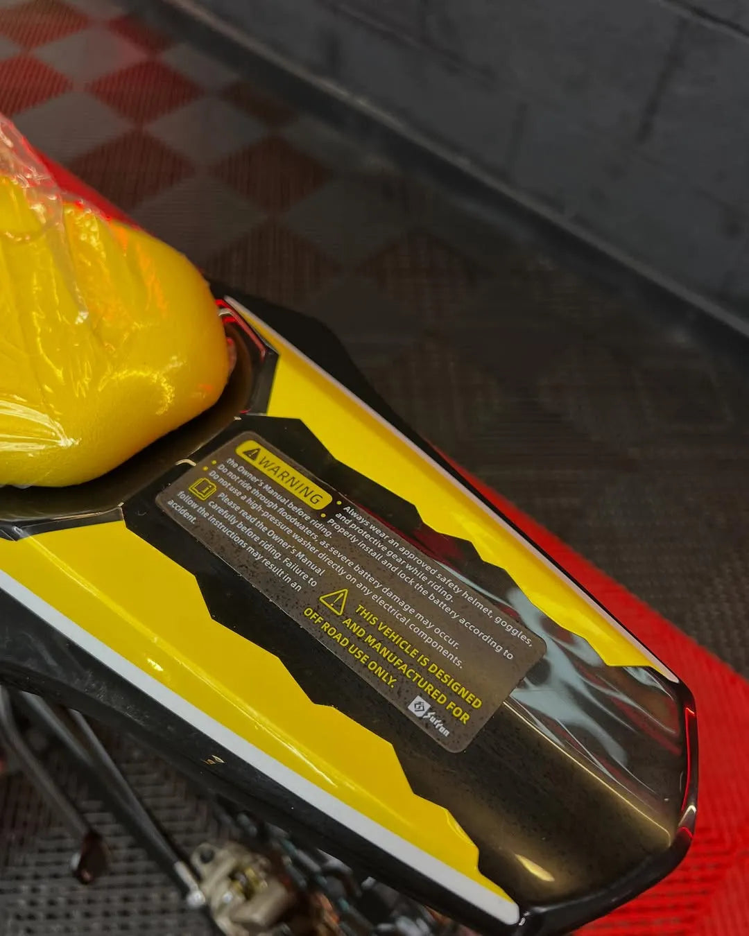 Surron Hyper Bee 2025