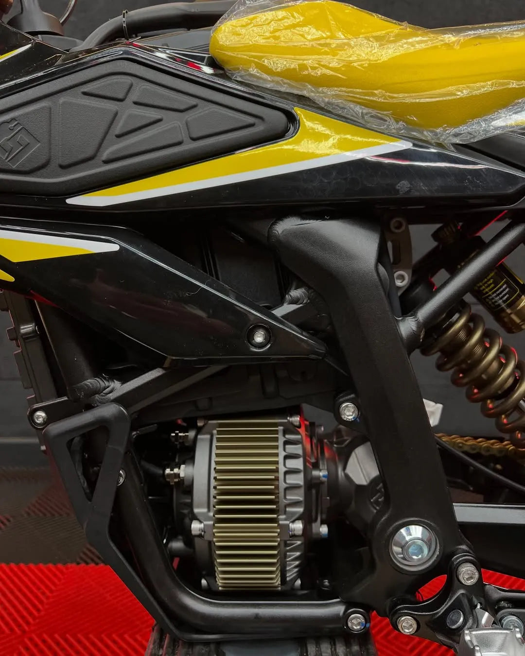 Surron Hyper Bee 2025