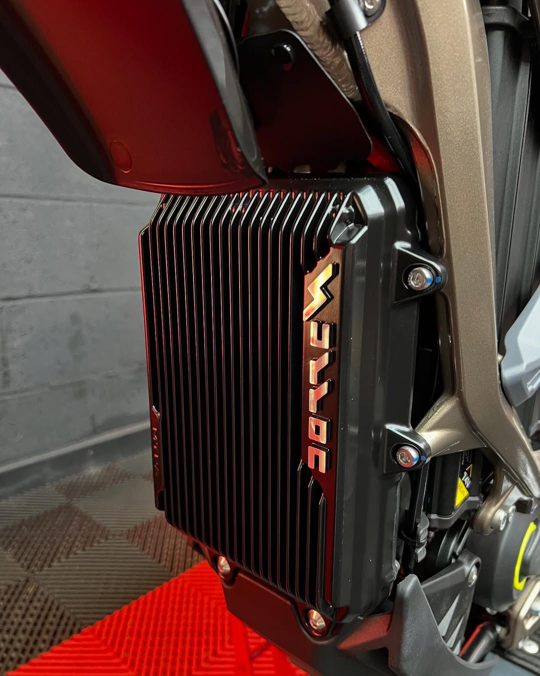 Surron Ultra Bee X 2025